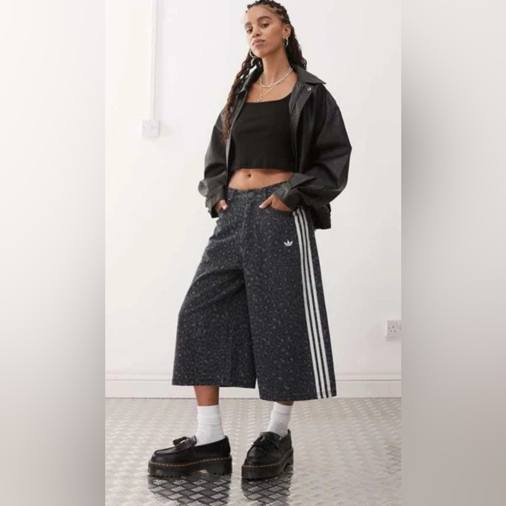 Adidas  Originals Women's Black Denim Jorts KA2675 Size 24”